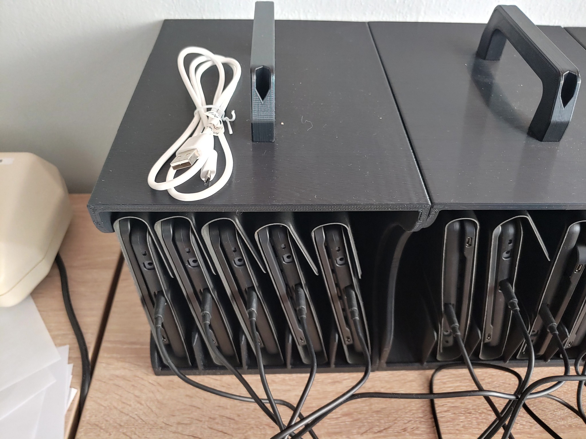 Odkladací prenosný box - na 5x tablet